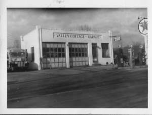 Valley Cottage Garage & Bus in 1952